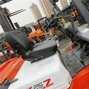 Montacargas Diésel HELI de 2.5 Toneladas, Homologado por la CE, con Motor Japonés, Tracción en las 4 Ruedas, Longitud de Horquilla de 1150 mm - Product Image 5