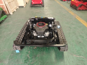 Falciatrice Cingolata Automatica OEM RC per Pendenze, 65° di Inclinazione, 680m, Telecomandata, a Benzina, Decespugliatore Cingolato 800mm Professionale per Frutteti - Product Image 1