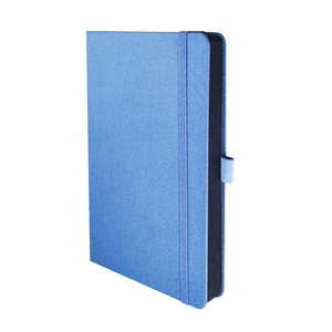 Diario A5 con Copertina Rigida in Pelle PU Nera, Pagine Bianche Spesse 150GSM, Rilegatura Cucita e Porta Penna, Basso MOQ - Product Image 3