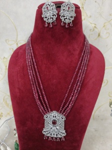 ชุดสร้อยคอไข่มุกมาลายาวสำหรับผู้หญิงเครื่องประดับเจ้าสาวสไตล์อินเดียพร้อมทองเหลืองชุบทองสำหรับงานแต่งงาน - Product Image 2