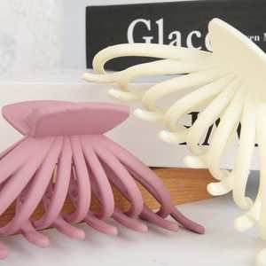 مشابك شعر كبيرة غير قابلة للانزلاق بتصميم مطفي قوي التثبيت من المصنع بالجملة، إكسسوارات تصفيف الشعر للنساء والفتيات - Product Image 6