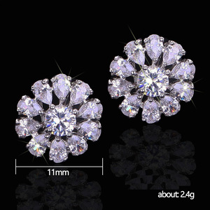 Pendientes de Oro Blanco con Flor, Cristal y Diamantes de Imitación, Corte Brillante Redondo, Engaste de Garra, Joyería de Moda Romántica para Boda de Mujer - Product Image 5