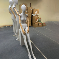Mannequin d'athlète de sport Mannequins de yoga factices pour le corps entier Modèles d'affichage de fenêtre