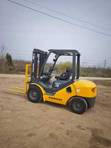 Montacargas Diésel Komatsu FD30T-17 Usado Original de 3 Toneladas en Excelentes Condiciones de Funcionamiento, Precio Competitivo en Venta - Product Image 2