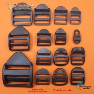Asa de Plástico Negra para Bolsas con Costuras Rojas, Diseño Antideslizante, Accesorios para Bolsas, Estilo Profesional - Product Image 4