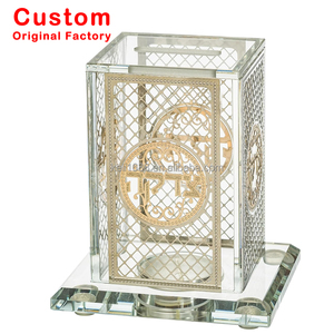 Boîte à Tsedaka en Acrylique Personnalisée, Présentoir Élégant pour Collectes de Fonds Caritatifs, Boîte Moderne en Perspex Doré - Product Image 1