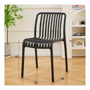 Chaise empilable légère entièrement en plastique, durable, pour intérieur et extérieur, idéale pour la maison, les restaurants, les fêtes et les événements. - Product Image 4