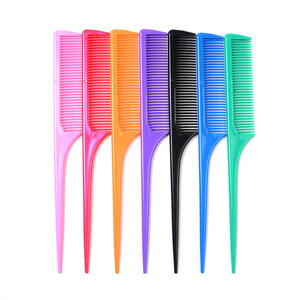 Peignes en plastique en stock, peignes à queue pointue, peignes de mise en valeur, peignes plats, peignes de coiffure, fournitures de magasin à deux dollars, cheveux - Product Image 1
