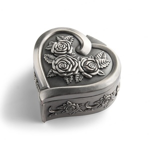 Caja de Almacenamiento de Joyas Vintage de la Mejor Calidad, para Anillos y Pendientes, en Forma de Corazón - Product Image 1