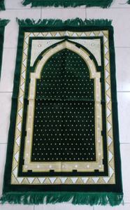 Tapis de prière islamique en velours Namaz Sajjadah Musulman Namaz Seccade |    500 GRAMMES - Product Image 2
