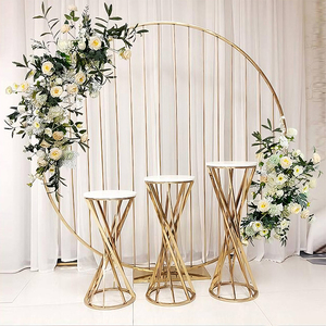 Ensemble de supports à gâteaux géométriques dorés modernes et professionnels en métal <span class=keywords><strong>pour</strong></span> mariage, fête, décoration intérieure/extérieure - Product Image 1