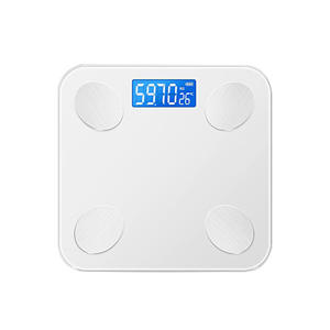 เครื่องชั่งน้ำหนักอัจฉริยะ Xiaomi รุ่น Body Fat Scale รูปทรงสี่เหลี่ยมผืนผ้า ชาร์จผ่าน USB เชื่อมต่อแอปพลิเคชัน พร้อมหน้าจอแสดงผลดิจิตอล สำหรับใช้ในบ้าน - Product Image 1