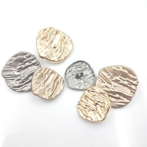 กระดุมโลหะหุ้มหินแบบกำหนดเองสำหรับชุดผู้หญิง - Product Image 1