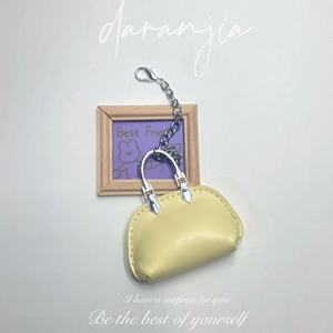 Nouveau Porte-clés Mini Sac à Main Premium avec Coquillage, Pendentif Exquis et Léger, Chaîne de Qualité Supérieure - Product Image 6