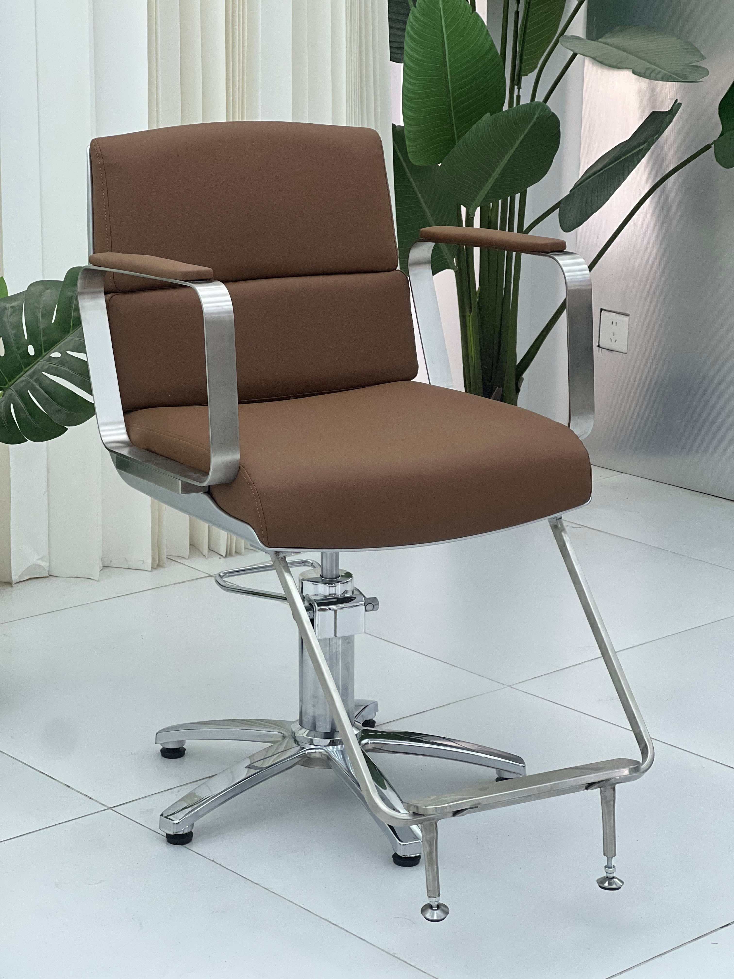 สีน้ำตาล