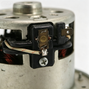Moteur de souffleur pour aspirateur de remplacement avec réservoir argenté, entrée d'air avant, boîtier arrière noir, anneau de ventilation, support et câblage - Product Image 2