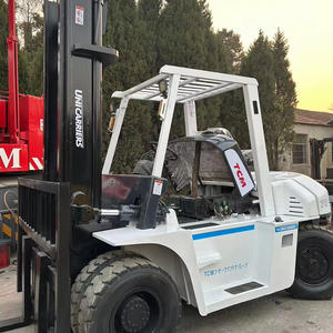 Vigoshop Excellent Condition <b>Used</b> TCM FD70 Diesel Forklift with Multi-Stage Mast No Oil Leakage Fully Functional - Product Image 1