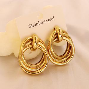 Aros de Acero Inoxidable Chapados en Oro al por Mayor MW, Pendientes de Aro Geométricos con Colgante de Oro de 18K, Joyería Fina para Mujer - Product Image 3