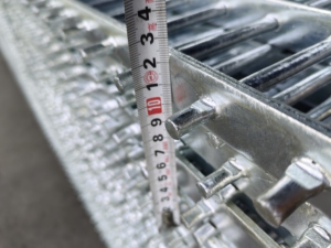 Grille RS40 hautement galvanisée pour plateforme de grille de sol, bâtiment de parc, toiture, entrepôt, grille en acier inoxydable - Product Image 1