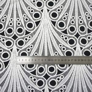 Vente en gros tissu noir soluble dans l'eau moins cher robe traditionnelle africaine robe brodée tissus en dentelle - Product Image 3