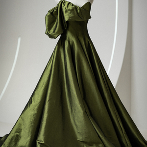 Robe de mariée Jancember LDC6569, modèle original, asymétrique, en satin vert, coupe princesse, dos nu, longueur ras du sol - Product Image 3