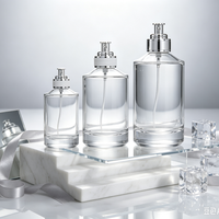 Flacon pulvérisateur de parfum en verre transparent, stock usine, 30ml 50ml 100ml, portable et rechargeable