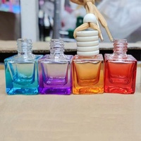 Diffuseur de parfum pour voiture en verre coloré