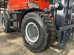 Prix d'usine Chariot élévateur tout-terrain 3 3.5 4 5 6 7 tonnes diesel tout terrain rugueux Gerbeur puissant pour intérieur et extérieur - Product Image 4