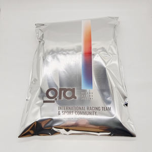 Sacs d'expédition pour vêtements en polyéthylène argenté avec bande adhésive auto-scellante et logo personnalisé, sacs d'emballage en polyéthylène argenté, sacs d'expédition en polyéthylène métallisé en aluminium - Product Image 3