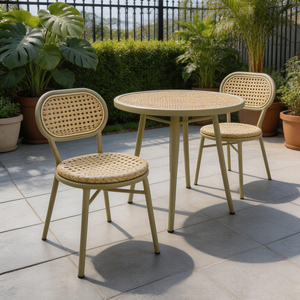 Chaise de salle à manger empilable de style bistrot français moderne, chaise rétro avec dossier en rotin PE tressé et structure métallique pour restaurant, café, extérieur - Product Image 1