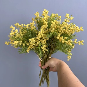 Ramo de <span class=keywords><strong>Flores</strong></span> de <span class=keywords><strong>Mimosa</strong></span> Artificiales Personalizado de 38 cm, <span class=keywords><strong>Flores</strong></span> Artificiales Blancas y <span class=keywords><strong>Amarillas</strong></span> con Efecto de Terciopelo para Decoración del Hogar y Bodas - Product Image 4