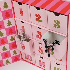 <span class=keywords><strong>Calendario</strong></span> dell'Avvento Ecologico con Chiusura Magnetica Rosa per Trucchi e Prodotti Skincare, Realizzato con Materiali Riciclati - Product Image 5