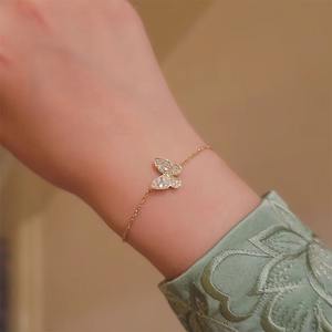Delicadas Pulseras de Cadena con Mini Mariposas de Plata de Ley 925 de Alta Calidad Chapadas en Oro de 18K para Mujer - Product Image 1