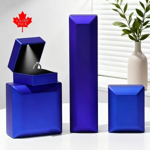 Boîte d'emballage carrée haut de gamme Laire avec éclairage LED pour bagues, pendentifs, colliers et bracelets - Product Image 4
