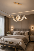 Lustre LED Artful Crystal Wave en or, ruban facetté, lumière chaude, moderne, pour salon et salle à manger, pièce maîtresse sur mesure, œuvre d'art noble et majestueuse