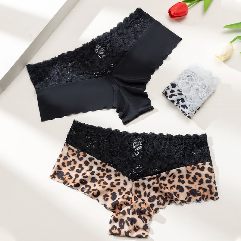 Wholesale Women's Seamless Printed Underwear Soft Breathable Lace Patchwork Mid Waist Half Pack Hip Leopard Print Bikini Panties