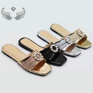 Nouvelles Sandales Plates <span class=keywords><strong>Femme</strong></span> Tendance, Claquettes et Chaussures à Cristaux pour Dames, Vente en Gros Usine, <span class=keywords><strong>Meilleur</strong></span> Prix, Sandales <span class=keywords><strong>de</strong></span> Loisirs pour Femmes - Product Image 1
