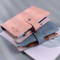Carnet personnalisé A6 en cuir PU rigide rose avec porte-stylo pour agenda 2027, classeur à anneaux, journal et papeterie