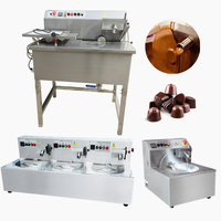 Pas cher Prix bas Mini Commercial 10kg 14kg Continu Petite Roue De Chocolat Trempe Machine Chocolat Dispositif pour La Maison Utilisé Vente