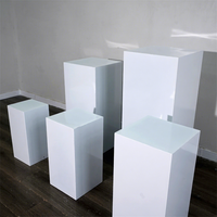 Ensemble de 5 supports de présentation cubiques en acrylique blanc premium à surface lisse pour gâteaux de mariage et décoration de scène