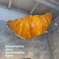 Sculpture géante grandeur nature de croissant, modèle lumineux en fibre de verre, peint par pulvérisation, fabriqué en Chine pour les devantures de boulangeries
