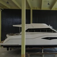 Yacht de croisière de luxe Flybridge de 15 m (50 pieds) avec 3 cabines, 2 salons, pont en teck, salon arrière, deux moteurs Cummins 425 CV, réservoir de carburant de 1600 L