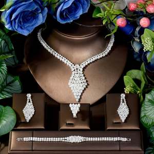 Ensemble d'accessoires de luxe discret CZ zircone un oeil collier réconfortant boucles d'oreilles mariée mariage cadeau fête S-140 - Product Image 2