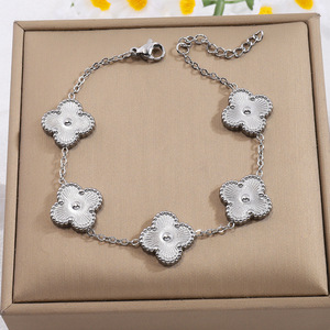 Pulsera de Trébol de la Suerte Chapada en Oro de 18k, de Acero de Titanio, para Mujer, Regalo de Cumpleaños, ¡Gran Oferta! - Product Image 4