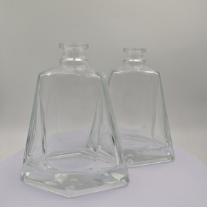 <span class=keywords><strong>Meilleures</strong></span> ventes <span class=keywords><strong>de</strong></span> whisky chinois, marque privée, liqueur, vin, bouteille en verre décorative en forme <span class=keywords><strong>de</strong></span> triangle, rechargeable - Product Image 1