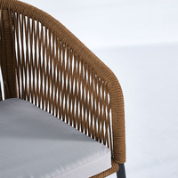 Chaise de jardin en rotin moderne imperméable personnalisée OEM/ODM pour terrasse et restaurant