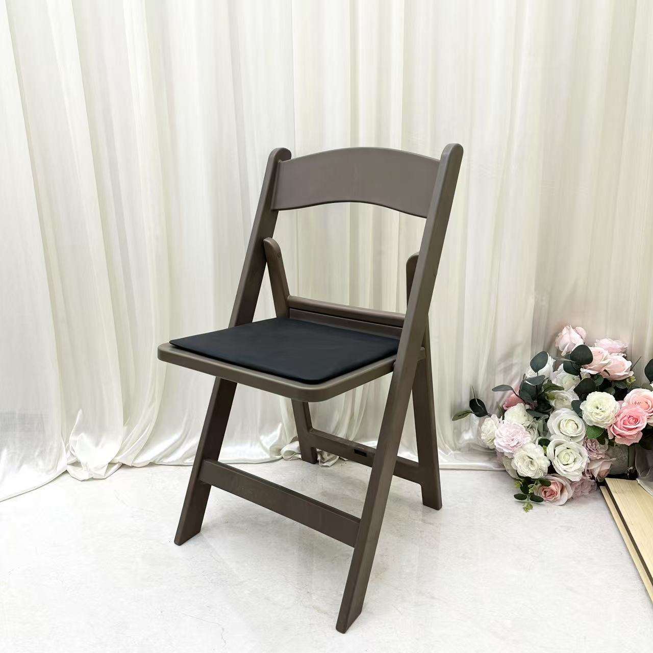 สีน้ำตาล