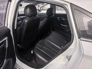 Offerta Speciale: <span class=keywords><strong>Auto</strong></span> Elettrica Usata Beijing Eu5, Marca Cinese, 5 Posti, Pratica <span class=keywords><strong>e</strong></span> di Alta Qualità, Prezzo Conveniente - Product Image 3