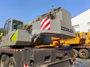 Zoomlion <span class=keywords><strong>Daf</strong></span> 45 <span class=keywords><strong>grue</strong></span> pour enlever les moteurs de véhicule camion <span class=keywords><strong>grue</strong></span> PTO pompe <span class=keywords><strong>grue</strong></span> Ztc250a562 moteur étape Iii 25 tonnes 80 km/h pour camion - Product Image 3