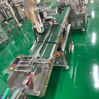 Machine d'étiquetage automatique de manchon rétractable à chaud en PVC à prix d'usine pour étiqueteuse de bouteilles plates en PET